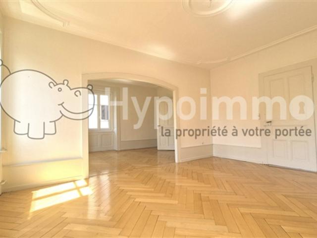 Wunderschöne 7 Zimmer Wohnung mit grossem Garten in La Chaux de Fonds