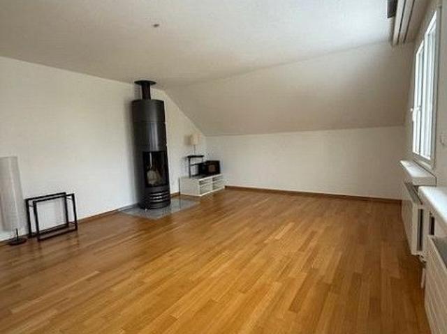 Wunderschöne 4.0 Zimmerwohnung in Erlenbach