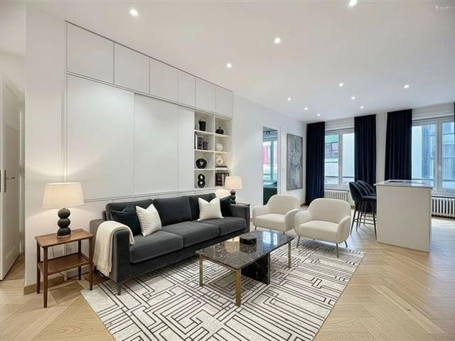 Wunderschöne 4 Zimmer Wohnung, komplett renoviert