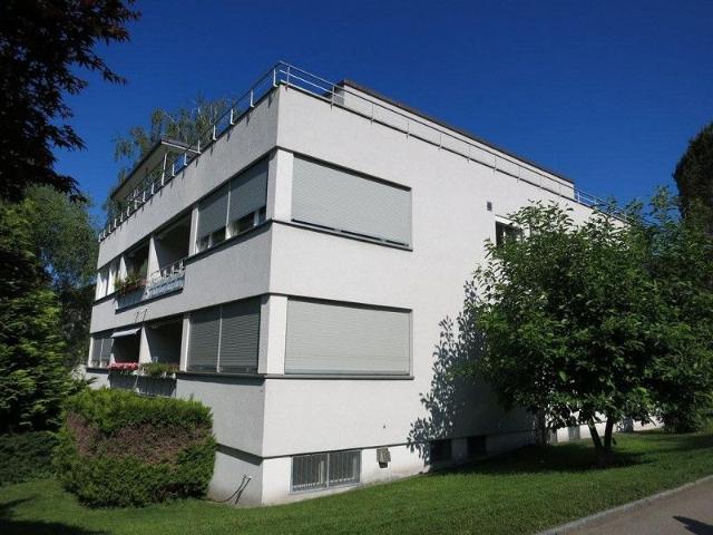 Wunderschöne 5 Zimmer Hochparterre Wohnung in Zollikon