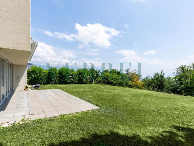 Wunderschöne 6 Zimmer Villa mit Seeblick in Chardonne