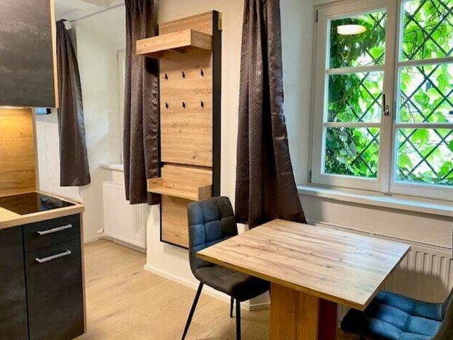 Wunderschöne Garonniere in kernsaniertem Stadthaus in Top Lage von Hall