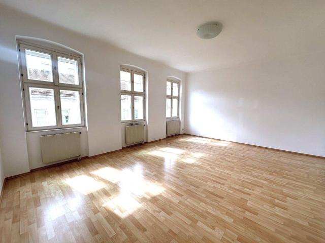 WUNDERSCHÖNE, HELLE und RUHIGE 3 Zimmer ALTBAUWOHNUNG mit tollem Ausblick 1170 Wien