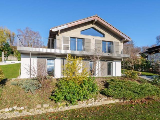Wunderschöne neue freistehende Villa mit Panoramablick