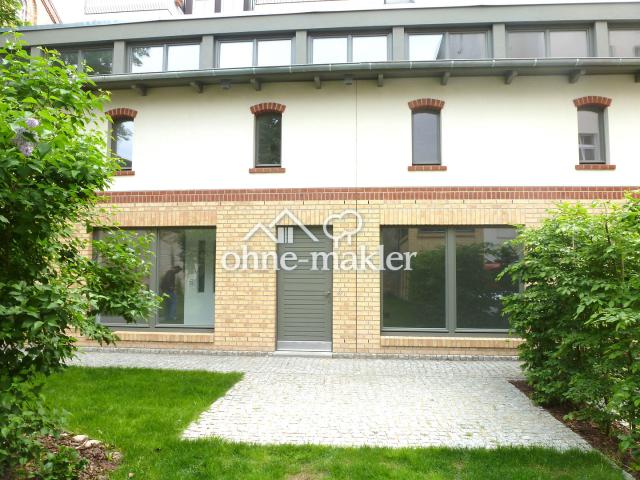 wunderschöne Remise, vor ca. 10 J neu aufgebaut. Weiteres Wohngebäude im Garten evtl. mögl