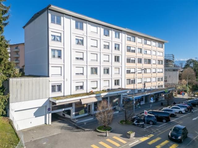 Wunderschöne renovierte 2,5 Zimmer Wohnung im Stadtzentrum von Prilly