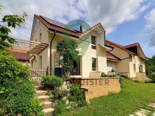 Wunderschöne renovierte Doppelvilla mit Pool