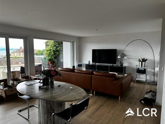 Wunderschöne Wohnung von 3.5P / 2 Schlafzimmer / 2 Badezimmer / 1 Balkon