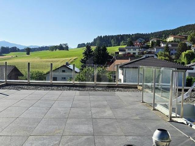WUNDERSCHÖNE WOHNUNG MIT DACHTERRASSE