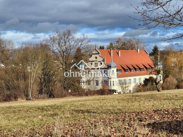 Wunderschöne und besondere Maisonette Wohnung mit Garten