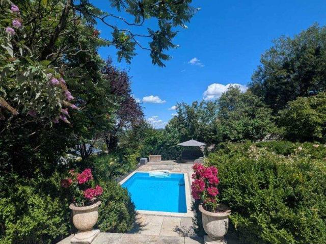 Wunderschöne Villa mit Pool und weitläufigem Grundstück, Nähe Pressbaum