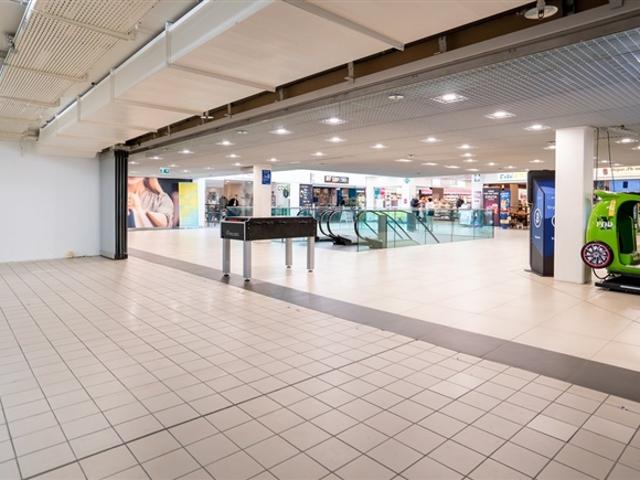 Wunderschöner Raum zur Miete im attraktiven Einkaufszentrum von La Gottaz