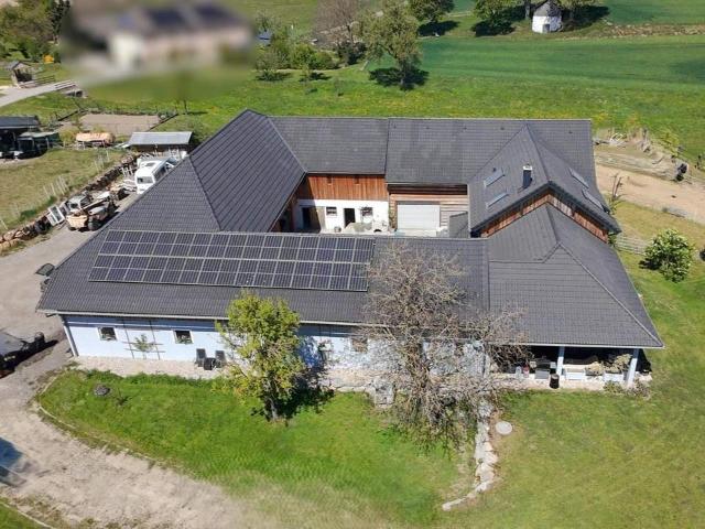 Wunderschöner Vierkanthof mit Pferdekoppel, ruhig und sonnig gelegen