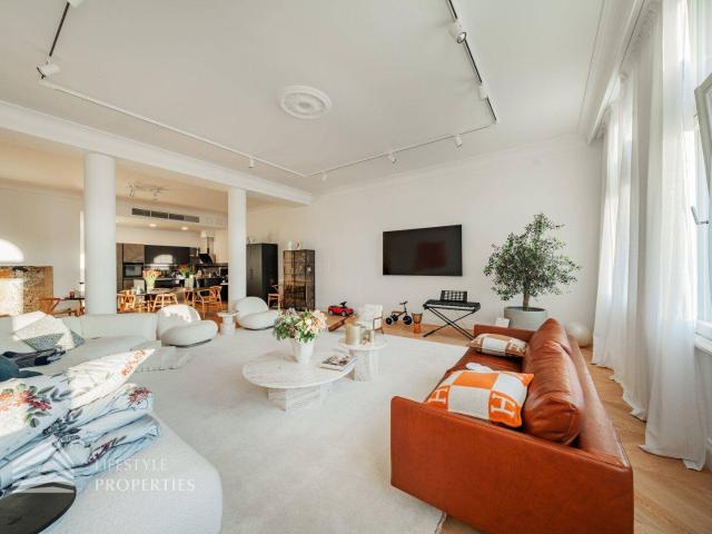 Wunderschöner 6 Zimmer Altbau, Nähe Börse