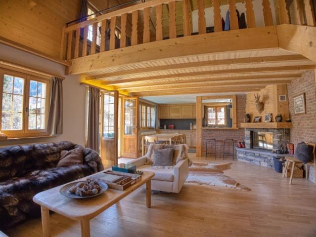 Wunderschönes möbliertes Chalet zwischen Gstaad und Lauenen