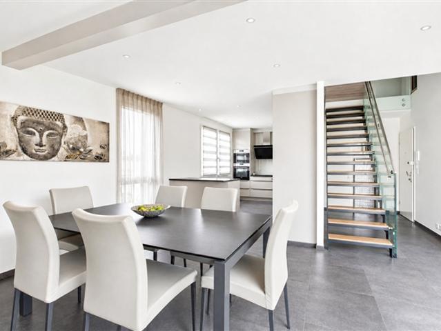 Wunderschönes Dachgeschoss mit ausgebauter Mezzanine Etage