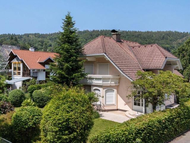 Nur 200 Meter zum türkisblauen Wörthersee! Wunderschönes, exklusives Traumhaus in Krumpendorf