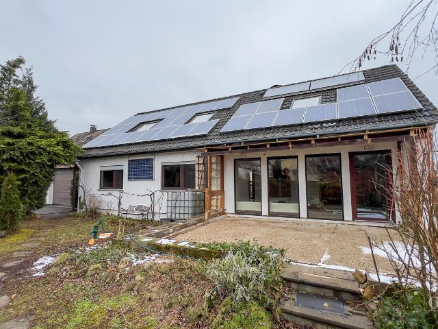 Wunderschönes Einfamilienhaus mit XXL Garage und großem Garten