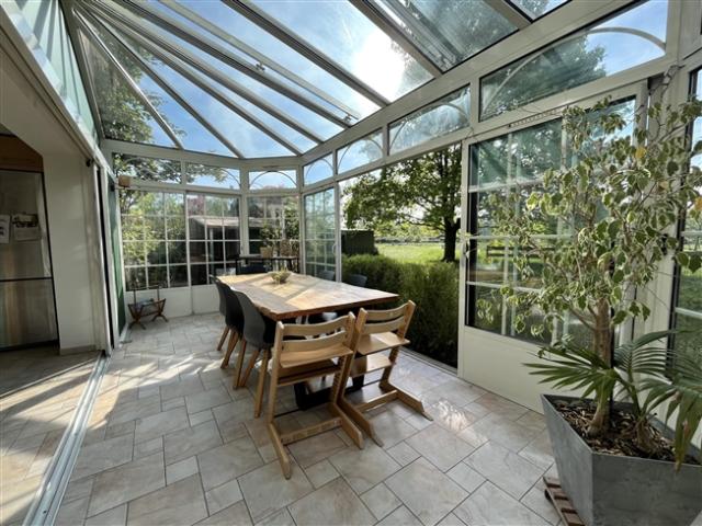 Wunderschönes Familienhaus mit 5,5 Zimmern und Garten, Terrasse und 2 Parkplätzen – Alleinmakler –