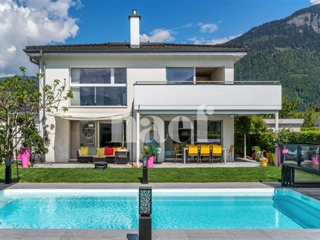 Wunderschönes freistehendes Haus mit 6,5 Zimmern, eigenständigem Studio und Außenbad zum Verkauf in Bex