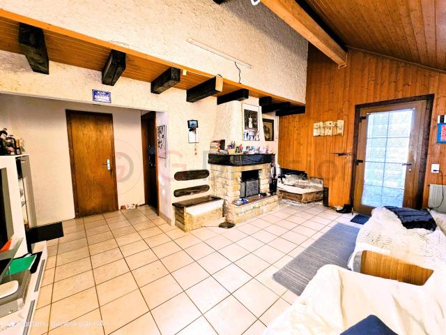 Wunderschönes Haus mit zwei Wohnungen und einem großen Grundstück