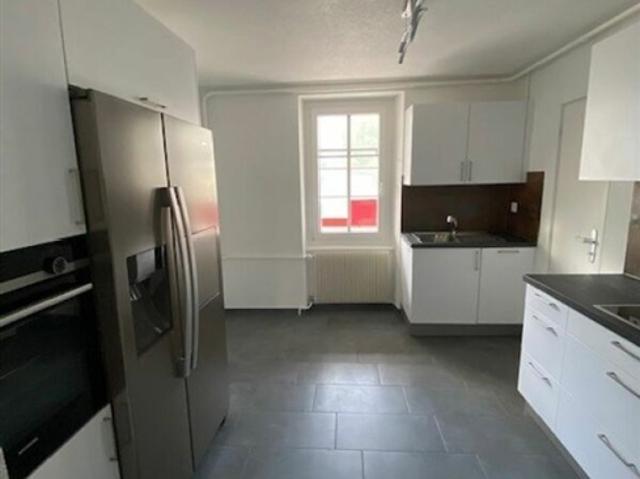 Wunderschönes, helles Penthouse mit vier Zimmern im 2. Stock – Pommeret à Cernier