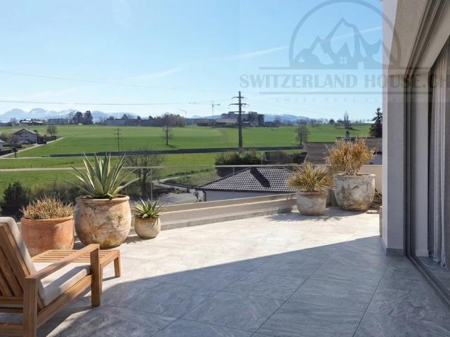 Wunderschönes 2,5 Zimmer Attika mit grosser Terrasse mit Blick in Givisiez
