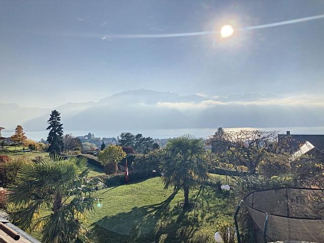 Wunderschönes Reihenhaus mit sechs Zimmern und Blick auf den See