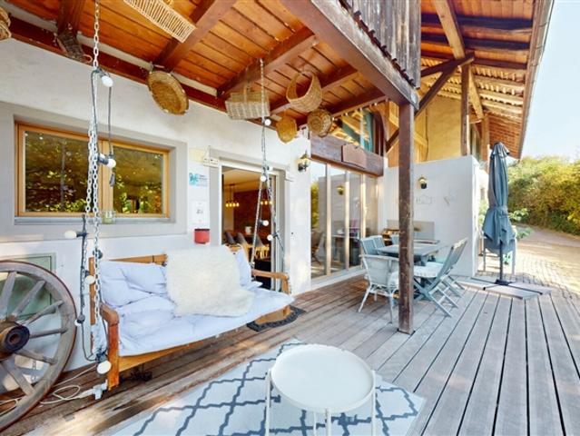 Wunderschönes renoviertes Bauernhaus mit 3 Wohnungen und einem Stall