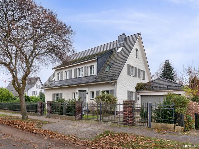 Wunderschönes, saniertes Einfamilienhaus in ruhiger und idyllischer Dahlem Lage