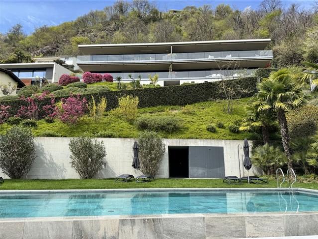 Wunderschönes 3,5 Zimmer Apartment mit Seeblick, Garten und Pool