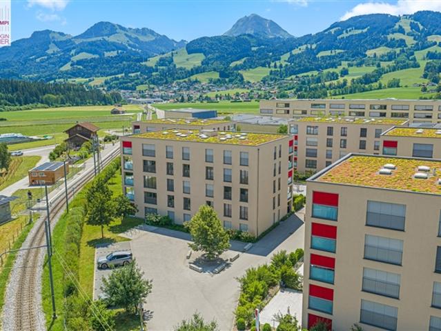 Wunderschönes 4.5 Zimmer Apartment im 1. Stock 2 Parkplätze