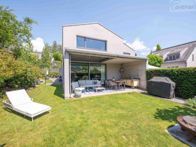 Wunderschönes 5.5 Zimmer Doppeleinfamilienhaus an sonniger Lage
