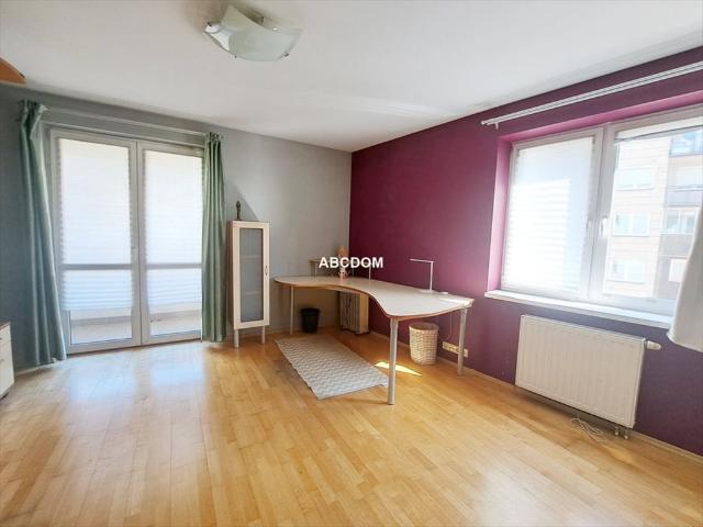 Zapraszam do wynajmu 2 pokojowego mieszkania z balkonami i garażem w Krakowie