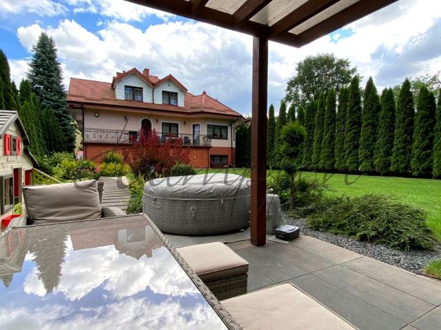 Wynajmę dom wolnostojący 846 m² z balkonem ul. Wolności, Zielonka