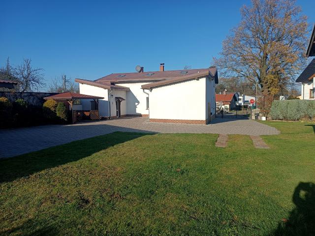 Wynajmę dom wolnostojący 150 m² z garażem ul. Powstańców Warszawskich, Tarnowskie Góry, poza miastem