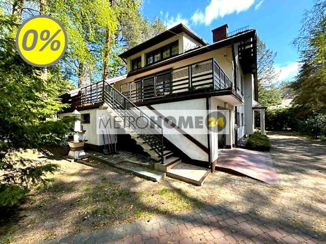 Wynajmę dom wolnostojący 330 m² z balkonem Piaseczno