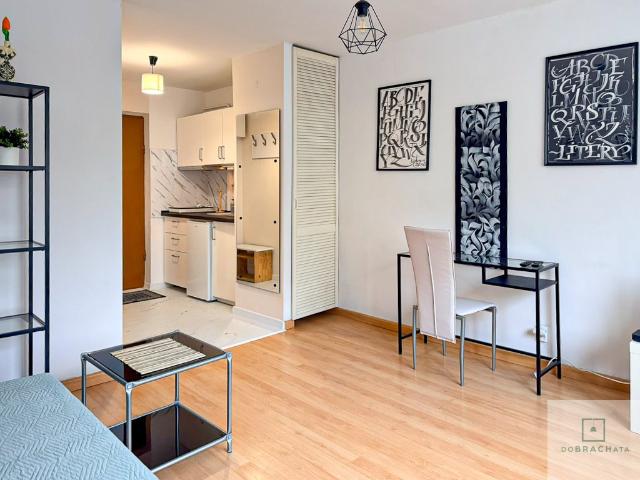 Wynajmę klimatyczną kawalerkę 22 m² przy Siennej w Warszawie