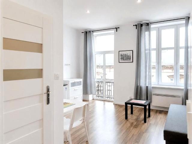 Wynajmę jasną kawalerkę w centrum, Dworcowa 75 Bydgoszcz, Śródmieście