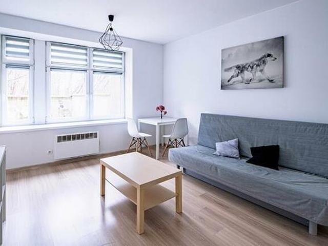 Wynajmę jasną kawalerkę Chodkiewicza 10