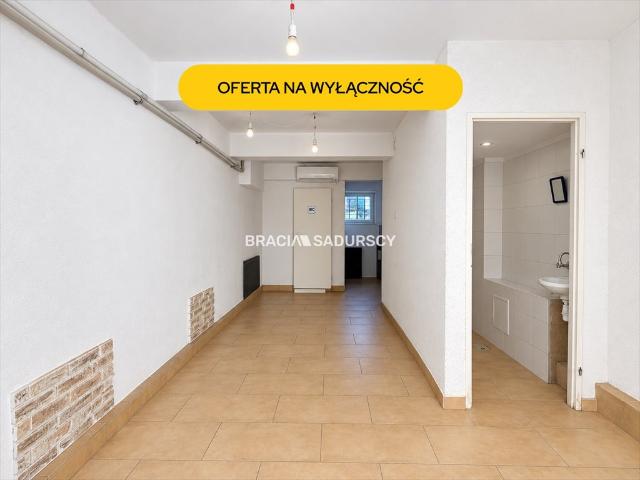 Wynajmę lokal 30 m² w Krakowie z dużym potencjałem