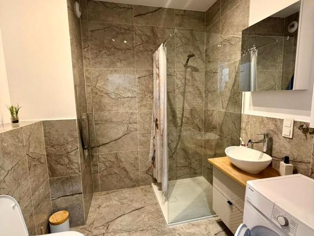 Wynajmę mieszkanie w apartamentowcu m2 z kuchnią w zabudowie 50 m² Wrocław, Krzyki