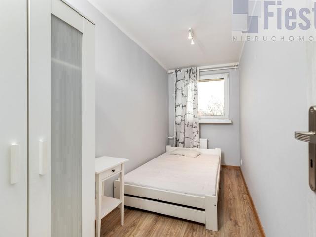 Wynajmę mieszkanie w bloku mieszkalnym m2 z aneksem kuchennym 30 m² ul. Korczaka, Kraków, Krowodrza