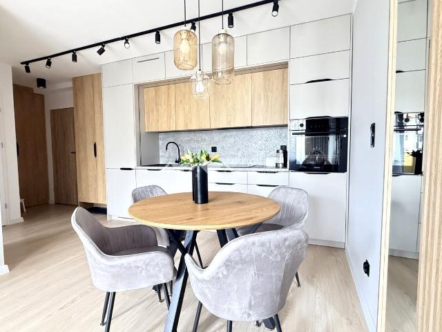 Wynajmę mieszkanie w bloku mieszkalnym m2 z aneksem kuchennym 37 m² ul. Barlickiego, Wrocław, Śródmieście
