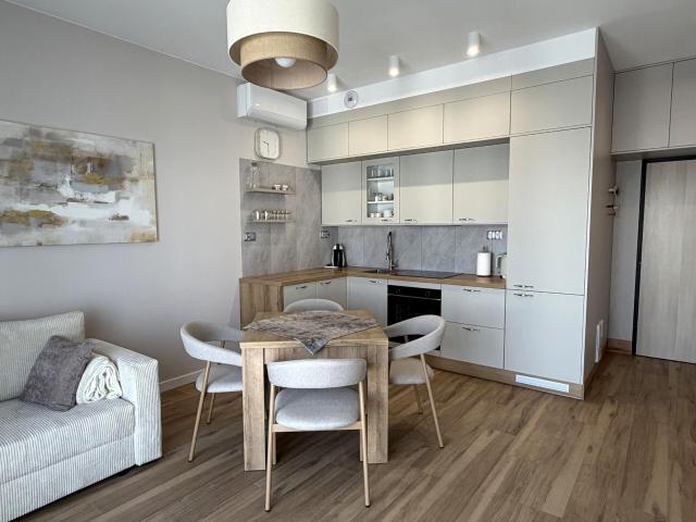 Wynajmę mieszkanie w bloku mieszkalnym m2 z aneksem kuchennym 40 m² Poznań, Junikowo