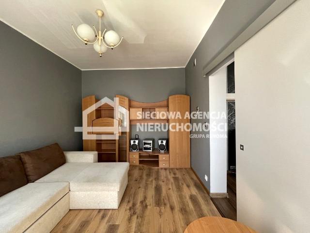 Wynajmę mieszkanie w bloku mieszkalnym m2 z oddzielną kuchnią 38 m² Gdynia, Śródmieście