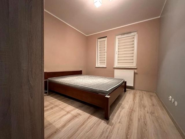 Wynajmę mieszkanie w bloku mieszkalnym m2 z oddzielną kuchnią 38 m² ul. Kutrzeby, Płock