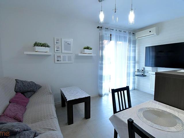 Wynajmę mieszkanie w bloku mieszkalnym m3 z aneksem kuchennym 54,50 m² Wrocław, Maślice