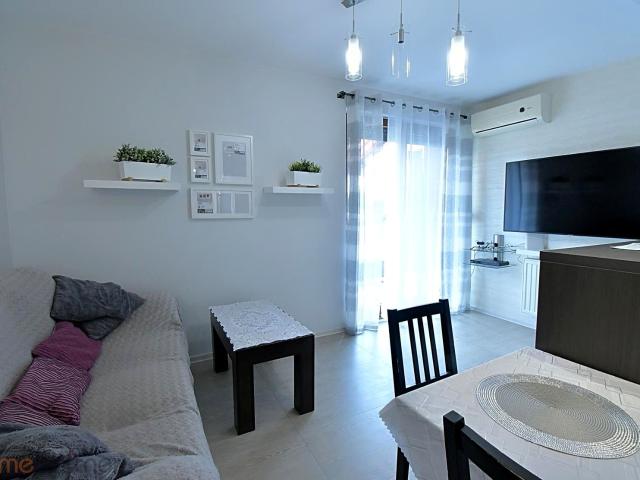 Wynajmę mieszkanie w bloku mieszkalnym m3 z aneksem kuchennym 54,50 m² Wrocław, Maślice