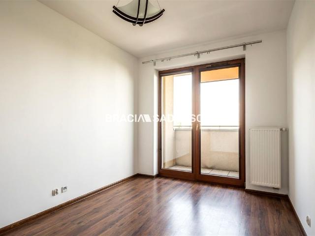 Wynajmę mieszkanie w bloku mieszkalnym m3 z kuchnią z oknem 70,50 m² Kraków, Łobzów